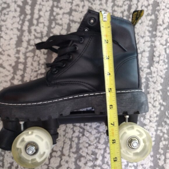 Custom Light-Up Roller Skates MARKE NIIH Bouncing Soles Black Boots Size 40 Quad - Picture 11 of 12